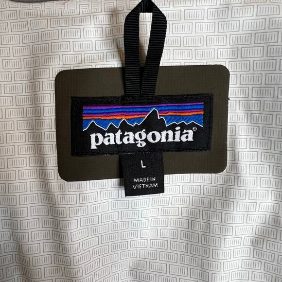 Patagonia Waterproof Hooded Shell Jacket Lightweight in Olive Green Men’s Large - Picture 10 of 11